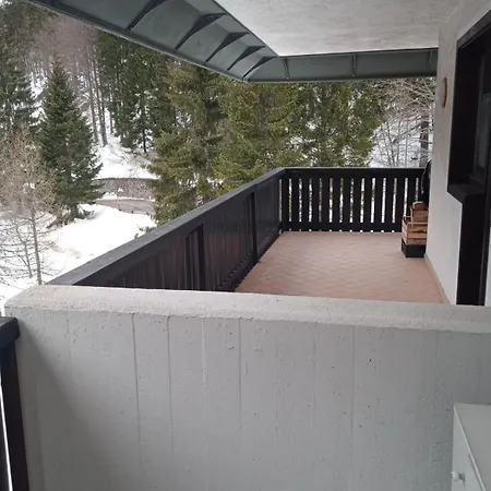 A Per Sci E Montagna Con Ampio Balcone Appartement *
